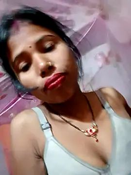 Snapshot of Miss_triha chatting on 02/17/25, 08:47 Miss triha online show from 02/17/25, 08:47