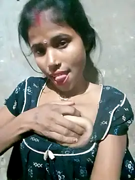 Snapshot of Miss_triha chatting on 03/04/25, 01:01 Miss triha online show from 03/04/25, 01:01