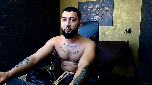 Snapshot of JaceZachary chatting on 02/24/25, 11:43 JaceZachary online show from 02/24/25, 11:43