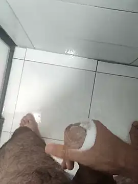 Snapshot of legolasleo chatting on 12/18/25, 07:42 legolasleo online show from 12/18/25, 07:42