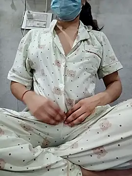 Snapshot of EZ_shuvani chatting on 03/18/25, 06:14 EZ shuvani online show from 03/18/25, 06:14