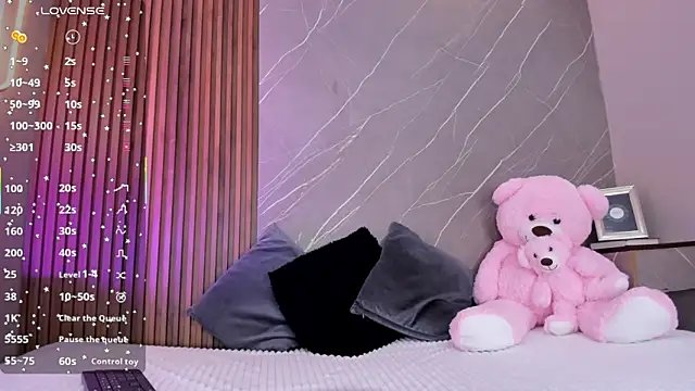 ariana jhonson1 online show from 10/10/25, 12:37