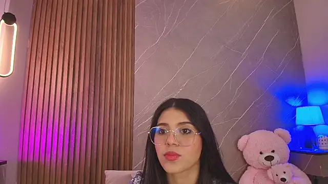 ariana jhonson1 online show from 05/12/26, 12:13