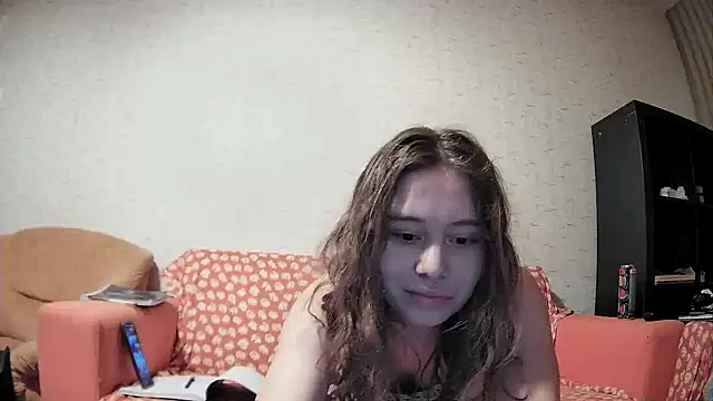 Snapshot of girliemilk chatting on 02/12/25, 04:22 girliemilk online show from 02/12/25, 04:22