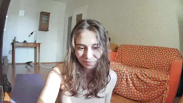 Snapshot of girliemilk chatting on 02/20/25, 09:44 girliemilk online show from 02/20/25, 09:44