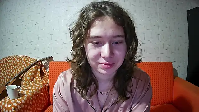 Snapshot of girliemilk chatting on 11/17/25, 09:20 girliemilk online show from 11/17/25, 09:20