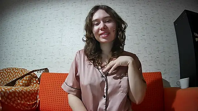 Snapshot of girliemilk chatting on 01/13/26, 02:17 girliemilk online show from 01/13/26, 02:17