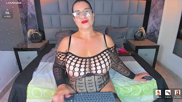 Your Lady Milf online show from 04/25/26, 05:43