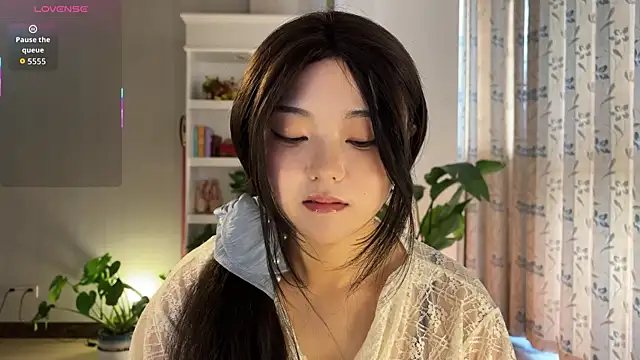 nanaliu6 online show from 10/15/25, 01:28