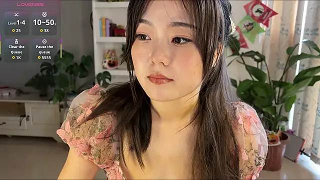 nanaliu6 online show from 10/31/25, 01:06