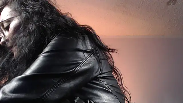 Snapshot of LeaBigboobs chatting on 03/04/25, 06:50 LeaBigboobs online show from 03/04/25, 06:50