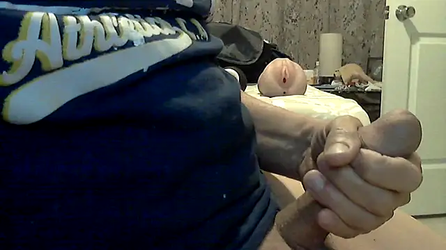 Snapshot of Enrimas1210 chatting on 02/18/25, 09:53 Enrimas1210 online show from 02/18/25, 09:53