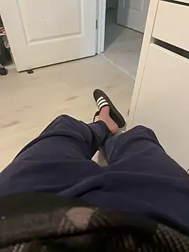 Snapshot of Enrimas1210 chatting on 03/18/26, 10:35 Enrimas1210 online show from 03/18/26, 10:35