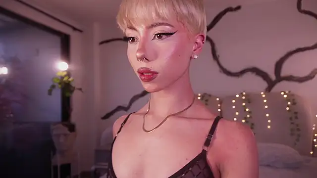 Snapshot of soidai_miiu chatting on 09/25/25, 10:46 soidai miiu online show from 09/25/25, 10:46