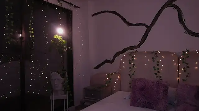 Snapshot of soidai_miiu chatting on 10/16/25, 12:11 soidai miiu online show from 10/16/25, 12:11