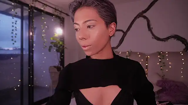 Snapshot of soidai_miiu chatting on 11/12/25, 11:43 soidai miiu online show from 11/12/25, 11:43