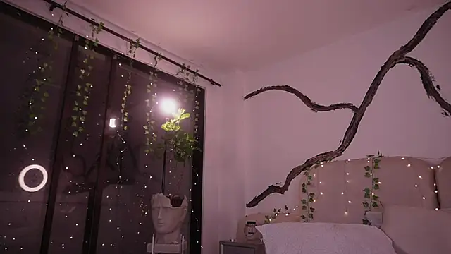 Snapshot of soidai_miiu chatting on 11/12/25, 11:47 soidai miiu online show from 11/12/25, 11:47