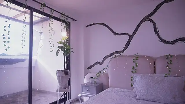 Snapshot of soidai_miiu chatting on 11/13/25, 08:19 soidai miiu online show from 11/13/25, 08:19