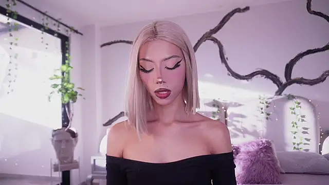 Snapshot of soidai_miiu chatting on 11/18/25, 09:41 soidai miiu online show from 11/18/25, 09:41