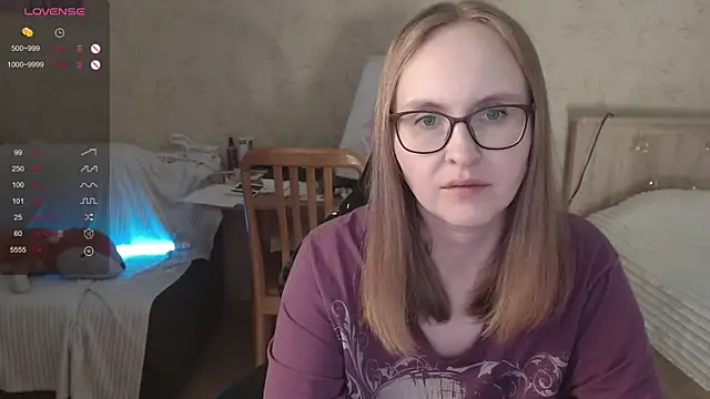 Snapshot of Agatha_Mott chatting on 09/27/25, 05:12 Agatha Mott online show from 09/27/25, 05:12