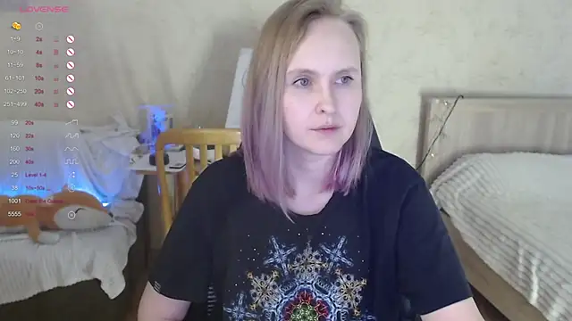 Snapshot of Agatha_Mott chatting on 10/19/25, 05:08 Agatha Mott online show from 10/19/25, 05:08