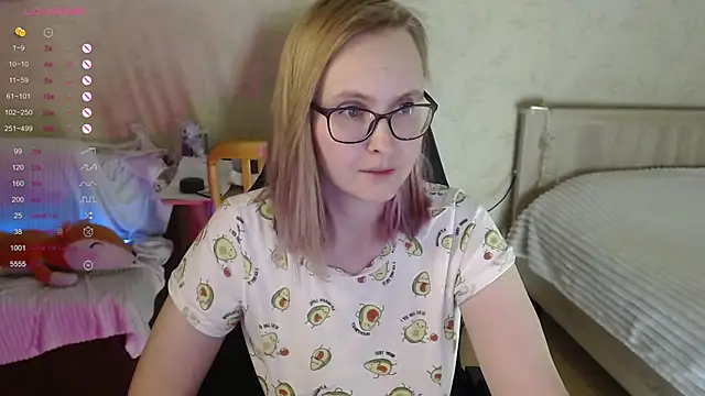 Agatha Mott online show from 10/31/25, 03:07