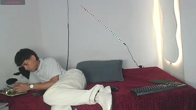 Snapshot of the_murderer chatting on 03/14/25, 05:38 the murderer online show from 03/14/25, 05:38