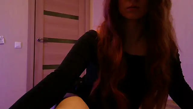 Snapshot of _AliceOwen_ chatting on 03/17/25, 10:28 AliceOwen online show from 03/17/25, 10:28