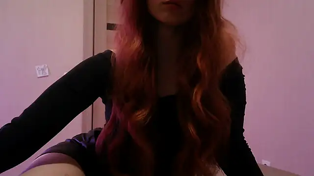 Snapshot of _AliceOwen_ chatting on 03/18/25, 09:32 AliceOwen online show from 03/18/25, 09:32
