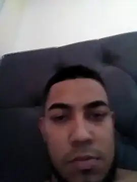 Snapshot of Elgroney23 chatting on 02/04/25, 08:28 Elgroney23 online show from 02/04/25, 08:28