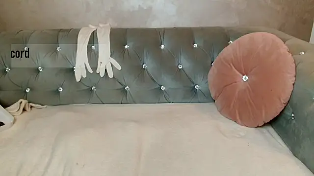 Snapshot of xoCaroxQueenxo chatting on 03/19/25, 10:53 xoCaroxQueenxo online show from 03/19/25, 10:53