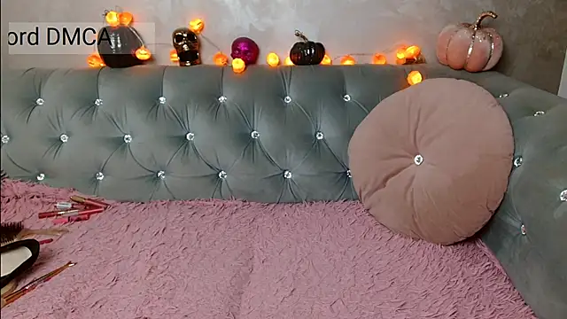 Snapshot of xoCaroxQueenxo chatting on 10/22/25, 11:15 xoCaroxQueenxo online show from 10/22/25, 11:15