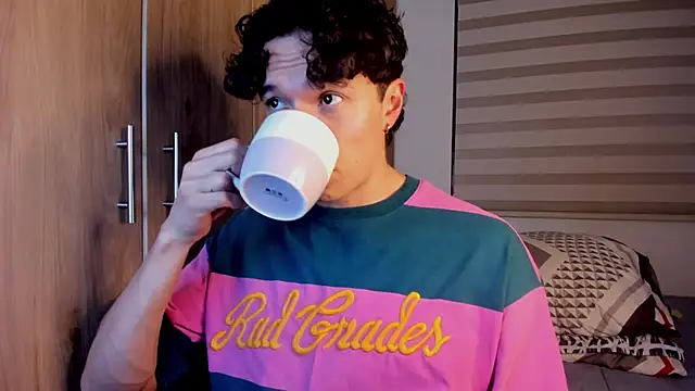 Snapshot of Mastrangelo_xxx chatting on 01/08/26, 04:26 Mastrangelo xxx online show from 01/08/26, 04:26