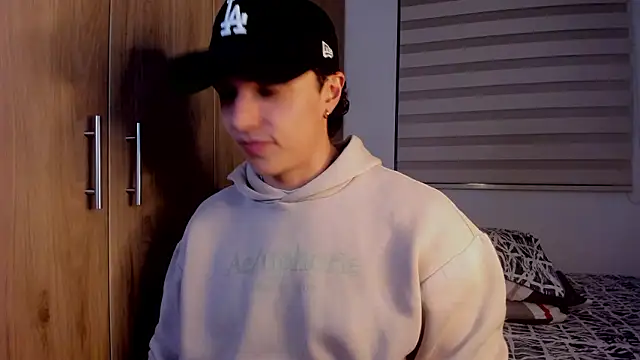 Snapshot of Mastrangelo_xxx chatting on 01/18/26, 04:05 Mastrangelo xxx online show from 01/18/26, 04:05