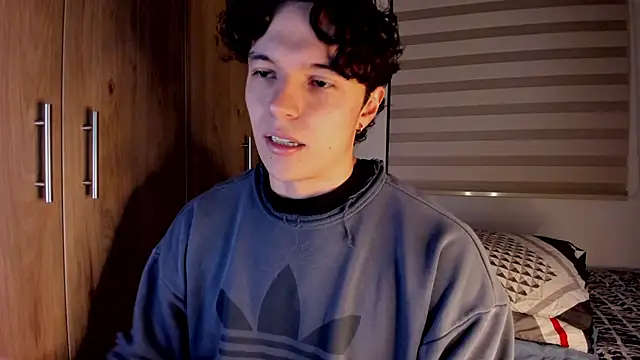 Snapshot of Mastrangelo_xxx chatting on 03/12/26, 04:07 Mastrangelo xxx online show from 03/12/26, 04:07