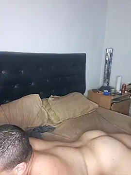 liamlara online show from 10/23/25, 04:01