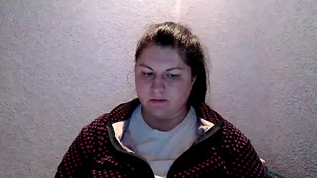 KiraSwee online show from 10/23/25, 05:23