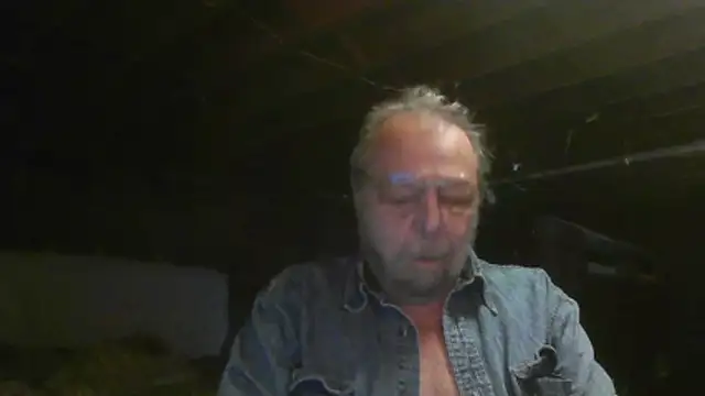 Snapshot of mercuryice chatting on 04/14/26, 02:45 mercuryice online show from 04/14/26, 02:45