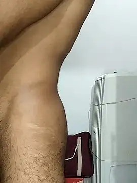 Snapshot of shubham_098765 chatting on 03/13/25, 05:39 shubham 098765 online show from 03/13/25, 05:39