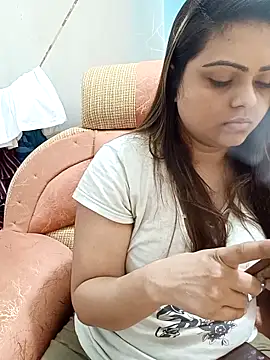 Snapshot of blue-berry07 chatting on 10/12/25, 04:33 blue-berry07 online show from 10/12/25, 04:33