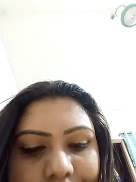 Snapshot of blue-berry07 chatting on 11/04/25, 07:46 blue-berry07 online show from 11/04/25, 07:46