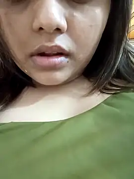 Snapshot of blue-berry07 chatting on 11/14/25, 08:02 blue-berry07 online show from 11/14/25, 08:02