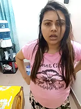 Snapshot of blue-berry07 chatting on 11/25/25, 11:43 blue-berry07 online show from 11/25/25, 11:43