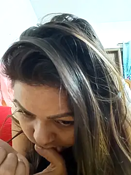 Snapshot of blue-berry07 chatting on 11/26/25, 07:26 blue-berry07 online show from 11/26/25, 07:26