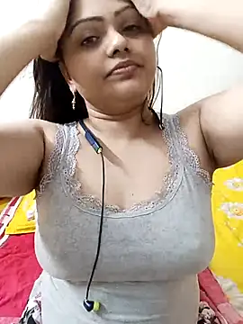 Snapshot of blue-berry07 chatting on 12/17/25, 08:48 blue-berry07 online show from 12/17/25, 08:48