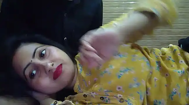 Snapshot of Queen_Couple chatting on 02/14/25, 04:20 Queen Couple online show from 02/14/25, 04:20