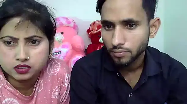 Snapshot of Queen_Couple chatting on 02/27/25, 07:44 Queen Couple online show from 02/27/25, 07:44