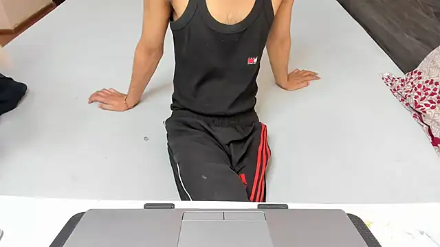 Queen Couple online show from 03/01/26, 05:53