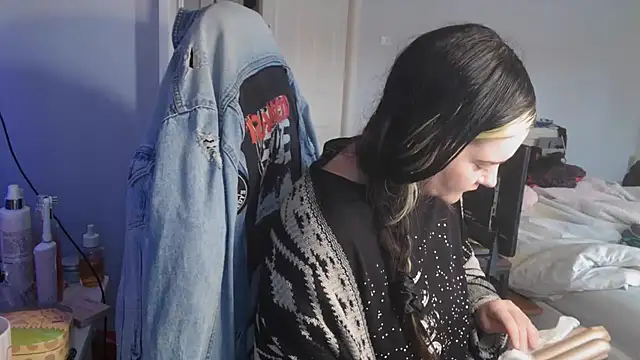 Snapshot of AureliaXOX chatting on 09/18/25, 12:29 AureliaXOX online show from 09/18/25, 12:29