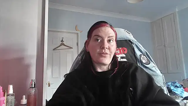 Snapshot of AureliaXOX chatting on 10/28/25, 01:58 AureliaXOX online show from 10/28/25, 01:58